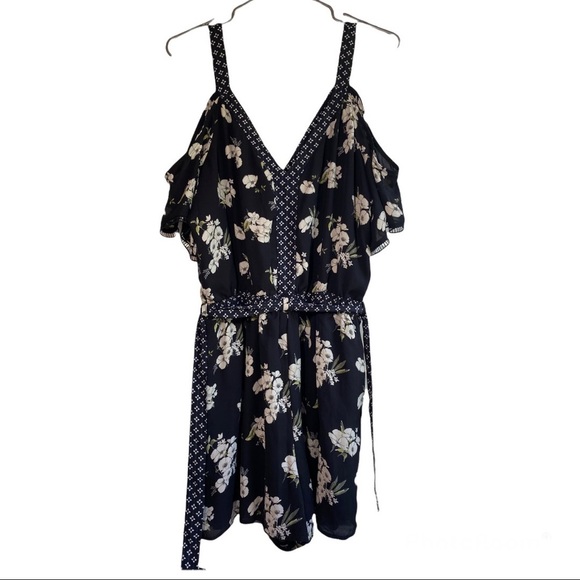 Abercrombie & Fit Cold Shoulder Flower Print Belted Romper size LT - Picture 2 of 9